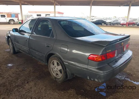 2001 Toyota Camry Le z USA, uszkodzony, nr VIN JT2BG22K010592881